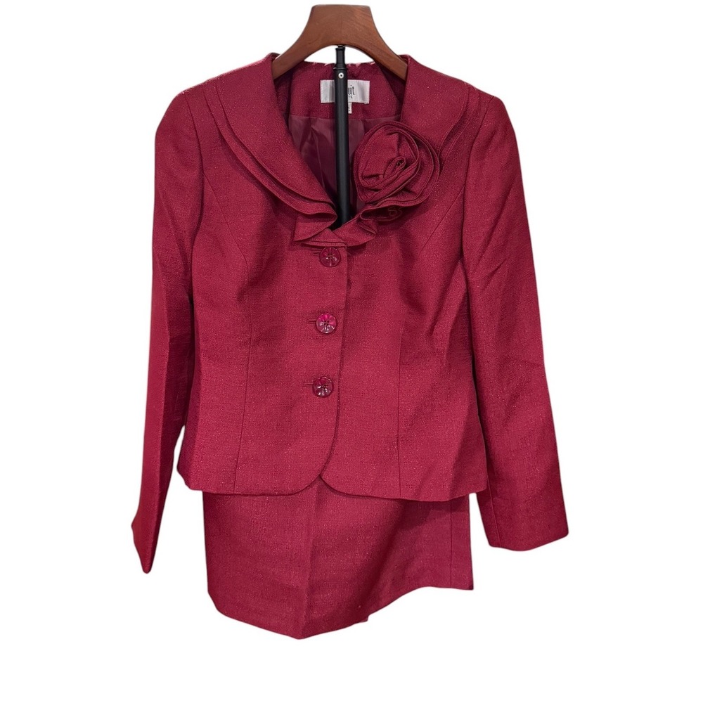 NWT Le Suit Petite 4P Red Metallic Skirt Suit Set Rose Detail Holiday Church